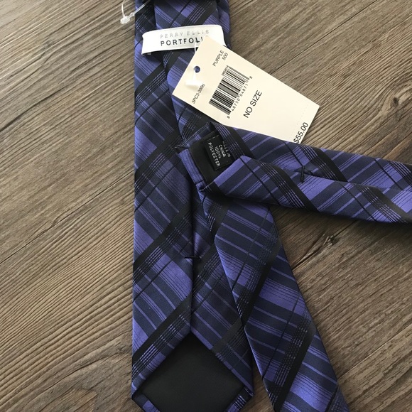 Perry Ellis Tie - Picture 2 of 2